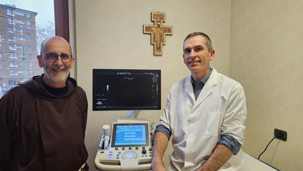 ecografo poliambulatorio